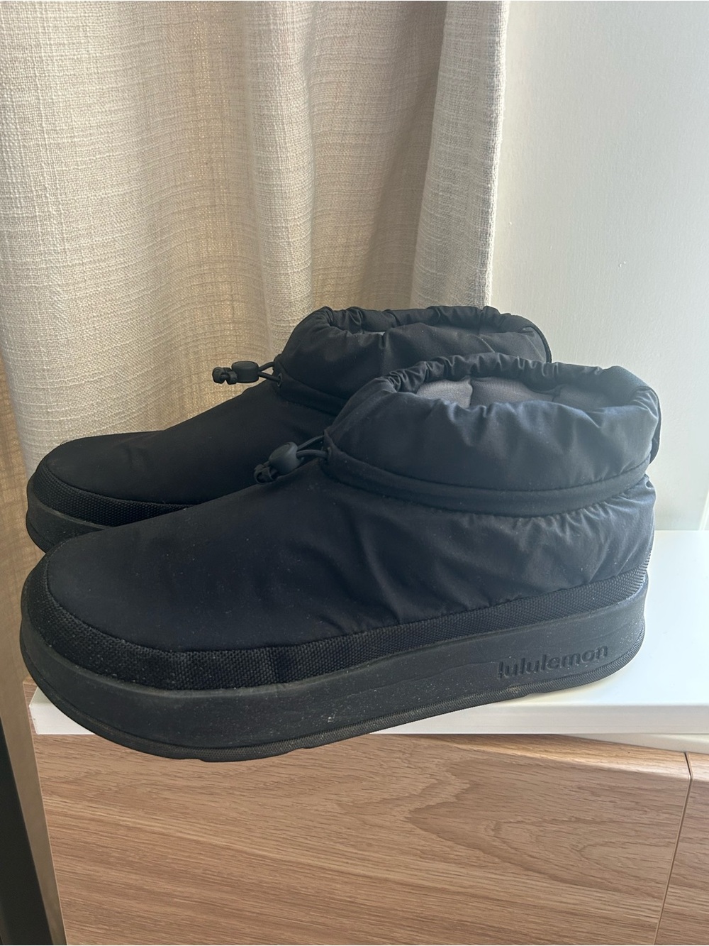 Lululemon Wunder puff Black Boot 7.5 - Picture 4 of 6